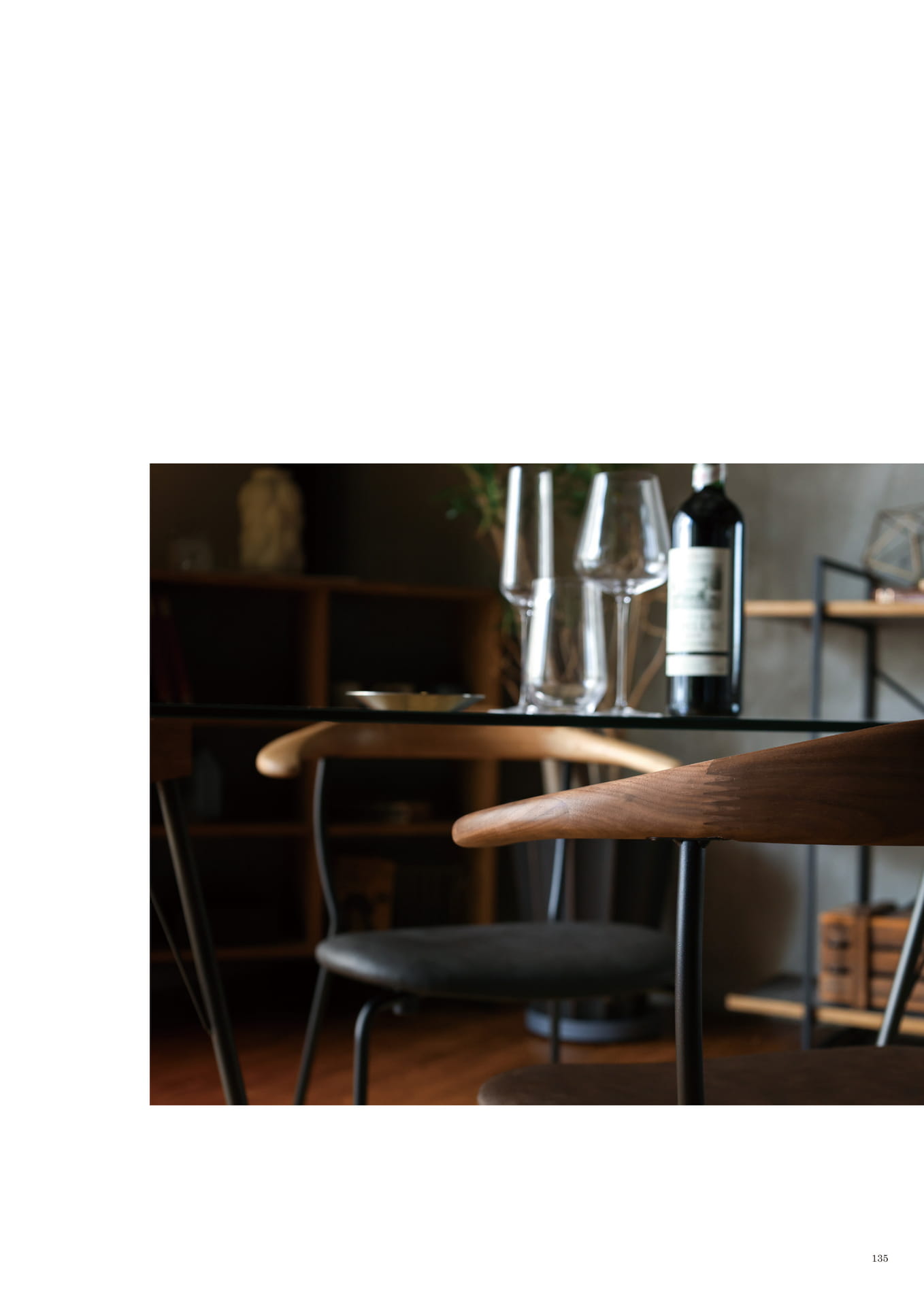135 | CHAIR(137ページ目)