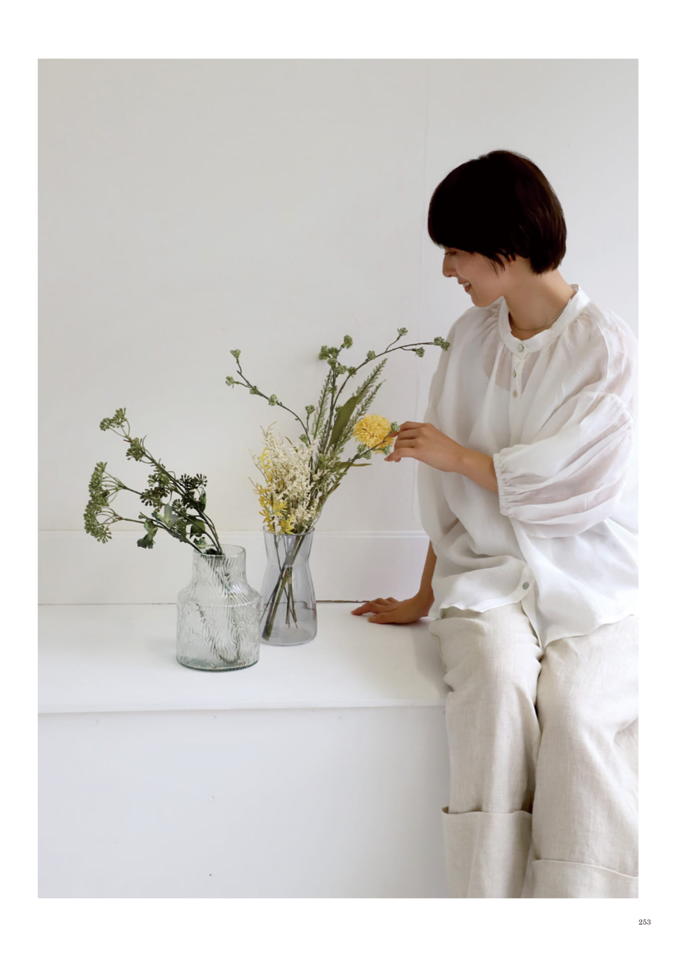 253 | INTERIOR GOODS(255ページ目)