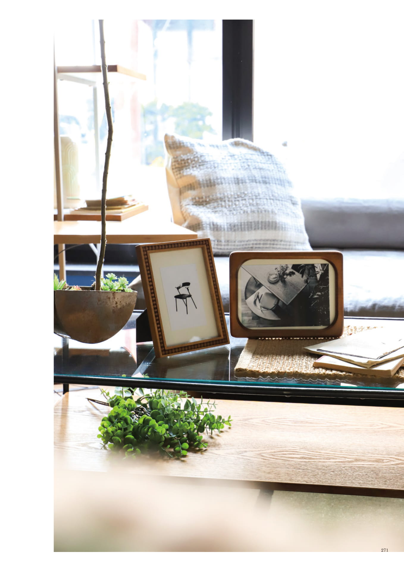 271 | INTERIOR GOODS(273ページ目)